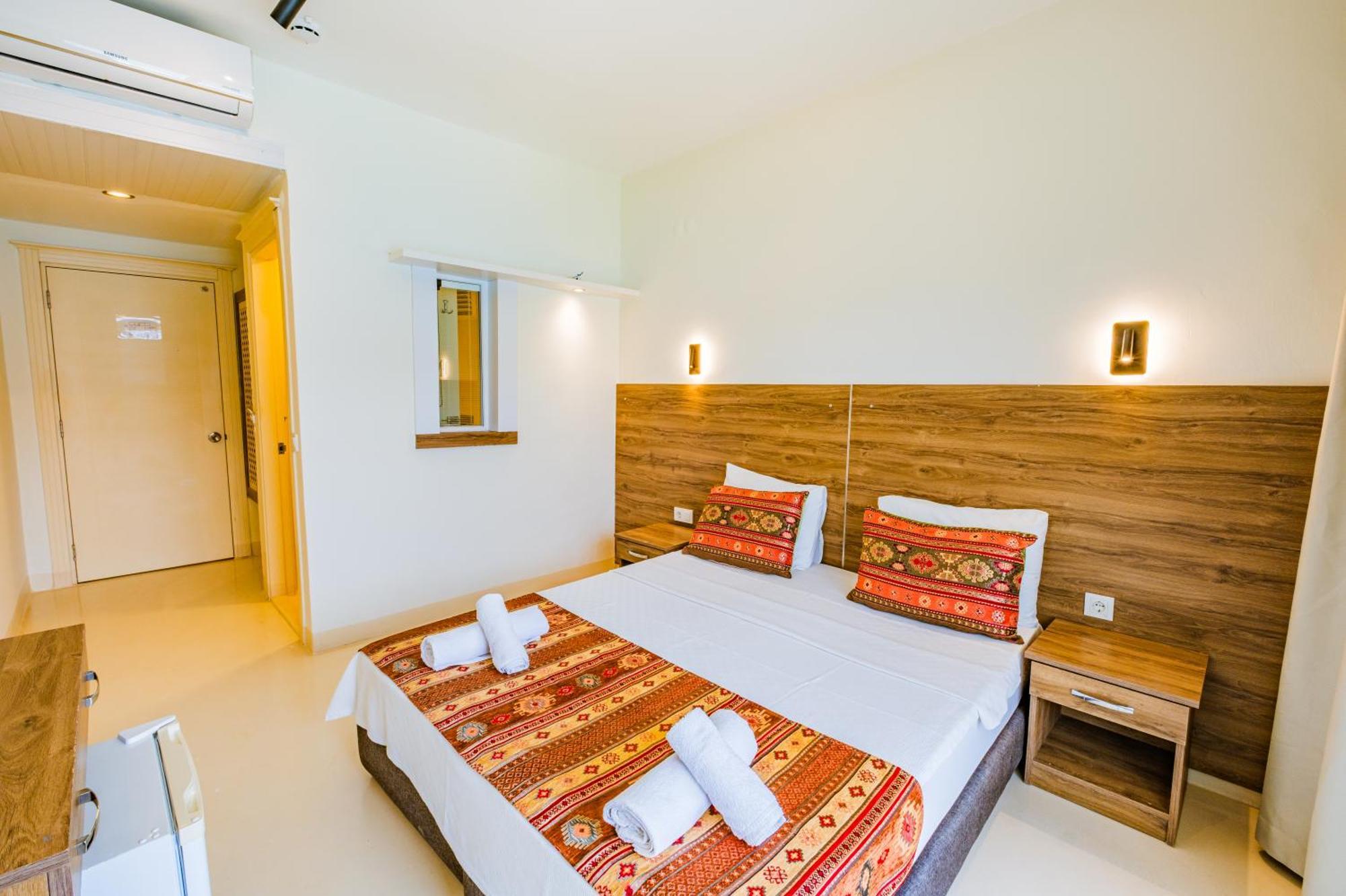 קס La Moda Beach Hotel מראה חיצוני תמונה